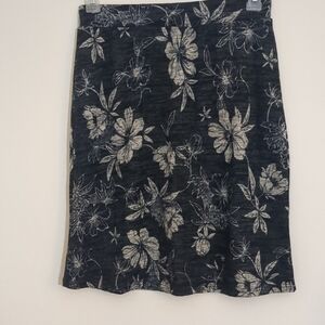 Gilli NWOT Blue And White Floral Skirt Size M Made In USA